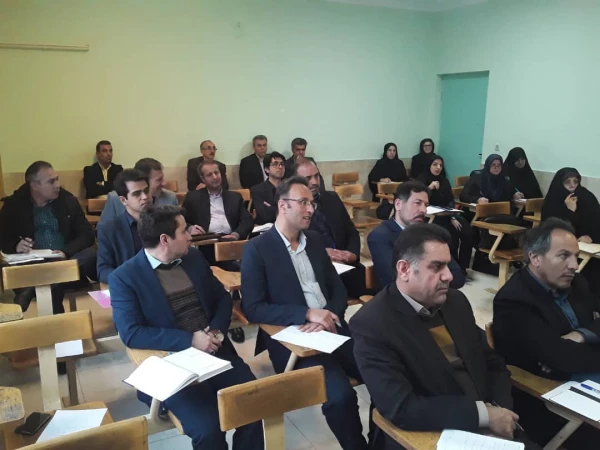 دوره باز آموزی استادان کارورزی دانشگاه فر هنگیان استان قزوین برگزار شد. 4