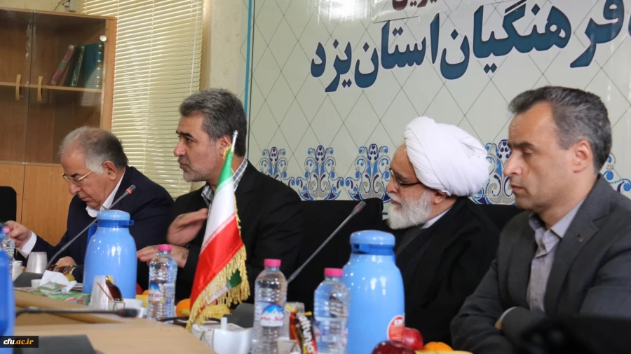 نشست خبری رئیس هیات مدیره بنیاد خیرین حامی دانشگاه فرهنگیان کشور در یزد 16