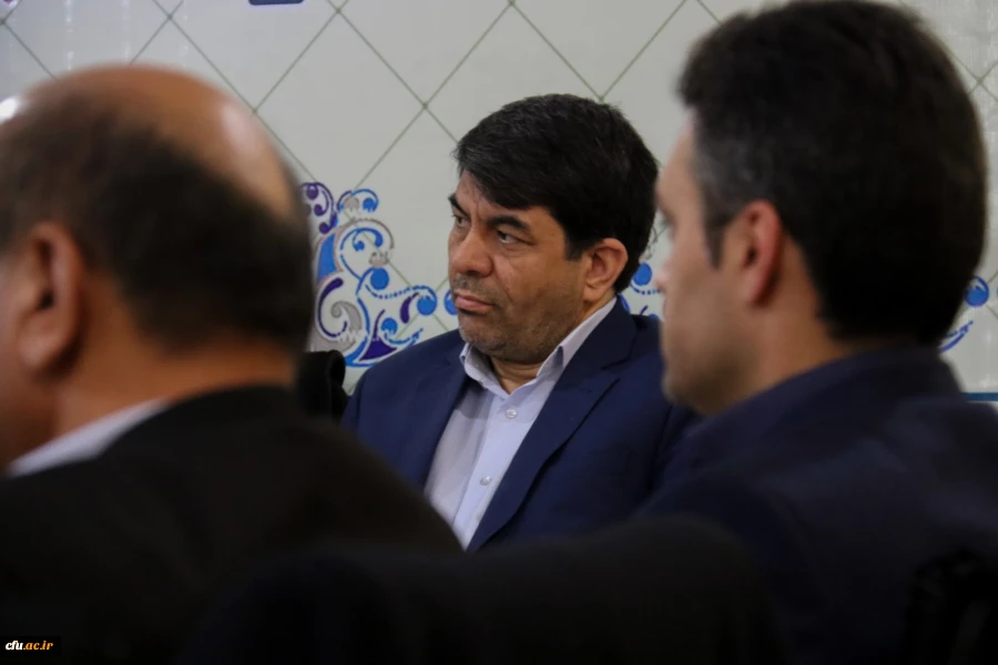 نشست خبری رئیس هیات مدیره بنیاد خیرین حامی دانشگاه فرهنگیان کشور در یزد 18