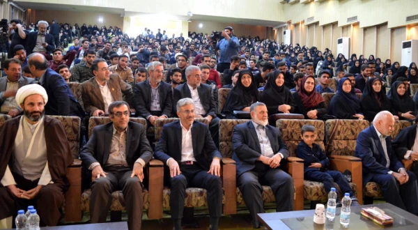 حضور ارزشمند حجه السلام والمسلمین حاج آقا قرائتی در مدیریت امور پردیس های استان شهید پرور خوزستان