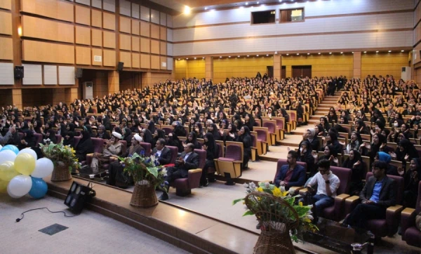 مدیرکل آموزش و پرورش استان کرمان در مراسم بزرگداشت روز دانشجو در پردیس شهید باهنر دانشگاه فرهنگیان کرمان اظهار داشت: امروز افتخار می کنیم که نماد تعلیم و تربیت کشور دانشگاه فرهنگیان می باشد. 2