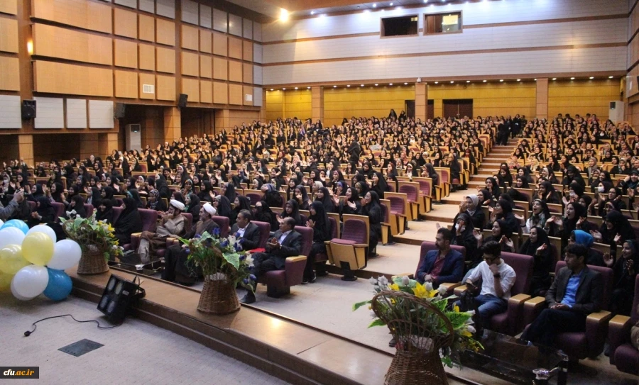 مدیرکل آموزش و پرورش استان کرمان در مراسم بزرگداشت روز دانشجو در پردیس شهید باهنر دانشگاه فرهنگیان کرمان اظهار داشت: امروز افتخار می کنیم که نماد تعلیم و تربیت کشور دانشگاه فرهنگیان می باشد. 2