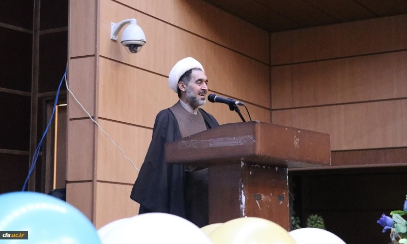 مدیرکل آموزش و پرورش استان کرمان در مراسم بزرگداشت روز دانشجو در پردیس شهید باهنر دانشگاه فرهنگیان کرمان اظهار داشت: امروز افتخار می کنیم که نماد تعلیم و تربیت کشور دانشگاه فرهنگیان می باشد. 3