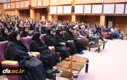 مدیرکل آموزش و پرورش استان کرمان در مراسم بزرگداشت روز دانشجو در پردیس شهید باهنر دانشگاه فرهنگیان کرمان اظهار داشت: امروز افتخار می کنیم که نماد تعلیم و تربیت کشور دانشگاه فرهنگیان می باشد. 4