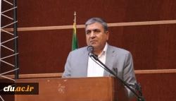 مدیرکل آموزش و پرورش استان کرمان در مراسم بزرگداشت روز دانشجو در پردیس شهید باهنر دانشگاه فرهنگیان کرمان اظهار داشت: امروز افتخار می کنیم که نماد تعلیم و تربیت کشور دانشگاه فرهنگیان می باشد. 5