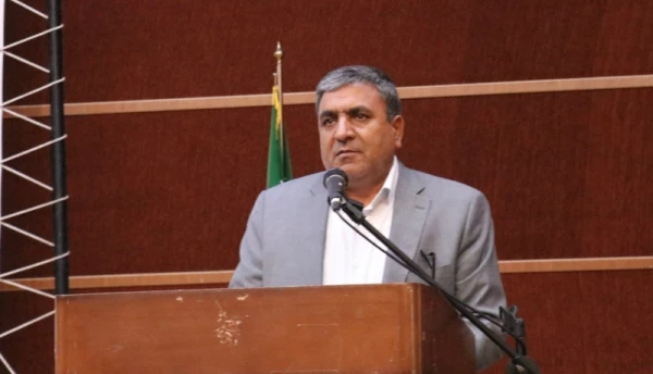 مدیرکل آموزش و پرورش استان کرمان در مراسم بزرگداشت روز دانشجو در پردیس شهید باهنر دانشگاه فرهنگیان کرمان اظهار داشت: امروز افتخار می کنیم که نماد تعلیم و تربیت کشور دانشگاه فرهنگیان می باشد. 5