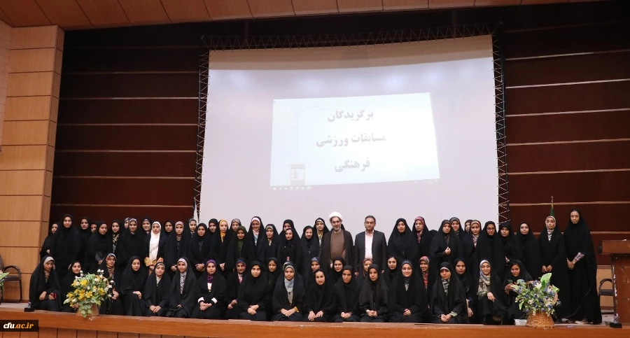 مدیرکل آموزش و پرورش استان کرمان در مراسم بزرگداشت روز دانشجو در پردیس شهید باهنر دانشگاه فرهنگیان کرمان اظهار داشت: امروز افتخار می کنیم که نماد تعلیم و تربیت کشور دانشگاه فرهنگیان می باشد. 8