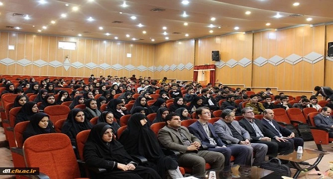 مراسم گرامیداشت هفته پژوهش و تقدیر از پژوهشگران برتر دانشگاه فرهنگیان استان لرستان برگزار شد. 3