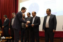 مراسم گرامیداشت هفته پژوهش و تقدیر از پژوهشگران برتر دانشگاه فرهنگیان استان لرستان برگزار شد. 5