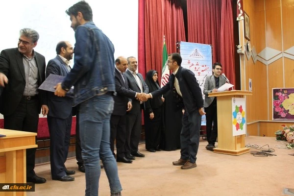 مراسم گرامیداشت هفته پژوهش و تقدیر از پژوهشگران برتر دانشگاه فرهنگیان استان لرستان برگزار شد. 6