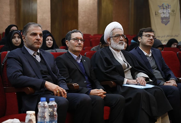 کسب عنوان "برگزیده" توسط دانشگاه فرهنگیان در دومین جشنواره ملی کرسی های آزاداندیشی دانشگاه های سراسر کشور 5