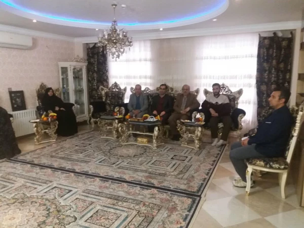 دیدار سرپرست دانشگاه فرهنگیان استان مرکزی با خانواده های معظم شهیدان انصاری
 3