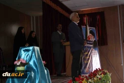 دکتر صفرزاده در گردهمایی مجریان کارورزی دانشگاه فرهنگیان خراسان شمالی در باب رسالت شغل معلمی بیان کردند:

گاهی نگاه اثر گذار معلم و گاهی اثرگذاری یک معلم می تواند مسیر تاریخ و مسیر یک ملت را عوض نماید. 7