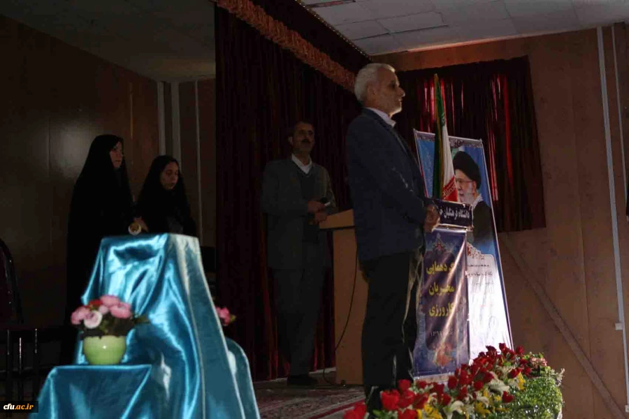 دکتر صفرزاده در گردهمایی مجریان کارورزی دانشگاه فرهنگیان خراسان شمالی در باب رسالت شغل معلمی بیان کردند:

گاهی نگاه اثر گذار معلم و گاهی اثرگذاری یک معلم می تواند مسیر تاریخ و مسیر یک ملت را عوض نماید. 7