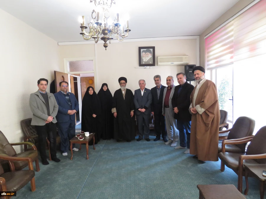 مدیریت امور پردیس های  استان، رئیس هیئت مدیره و مدیر عامل بنیاد خیرین حامی دانشگاه فرهنگیان و همراهان با حجت الاسلام والمسلمین دکتر آل هاشم نماینده ولی فقیه در استان آذربایجان شرقی و امام جمعه محبوب شهرستان تبریز دیدار کردند. 3