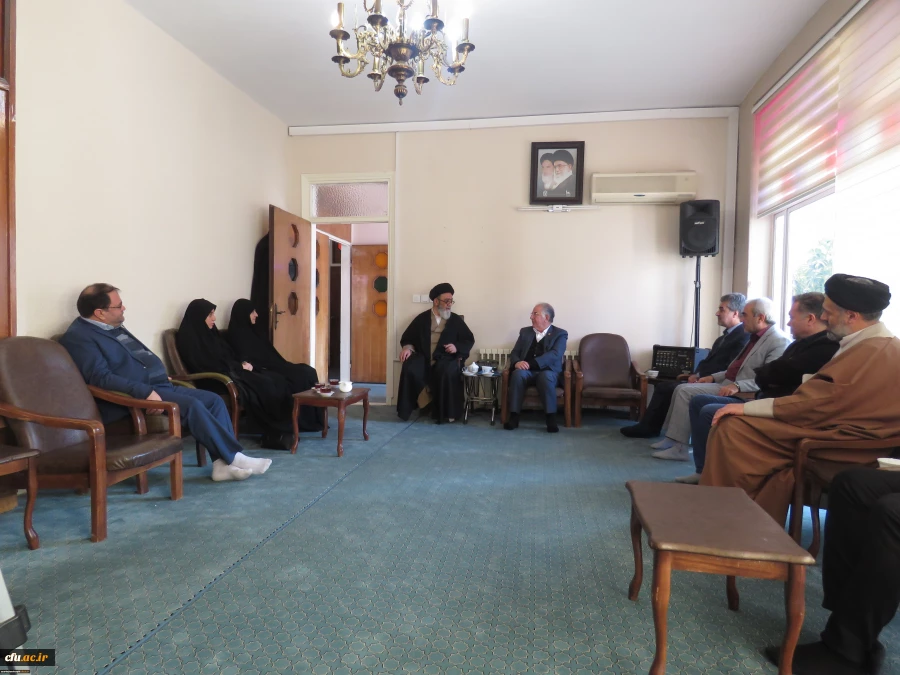 مدیریت امور پردیس های  استان، رئیس هیئت مدیره و مدیر عامل بنیاد خیرین حامی دانشگاه فرهنگیان و همراهان با حجت الاسلام والمسلمین دکتر آل هاشم نماینده ولی فقیه در استان آذربایجان شرقی و امام جمعه محبوب شهرستان تبریز دیدار کردند. 2