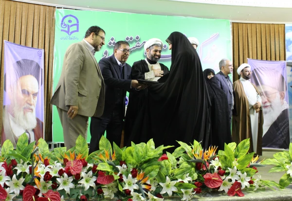 یادگیری به روش بحث گروهی در دانشگاه 3