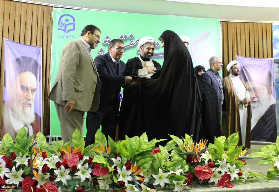 یادگیری به روش بحث گروهی در دانشگاه 3