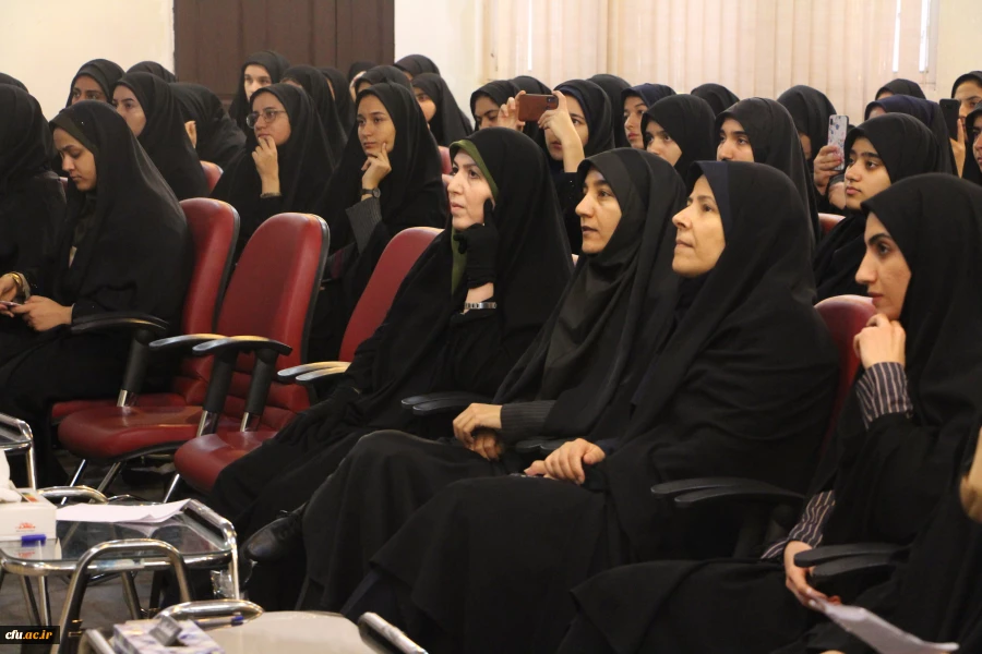 برگزاری همایش علمی دانشجویی «أعلام الأدب العربی المعاصر» به مناسبت روز جهانی زبان عربی و هفته پژوهش در پردیس حضرت معصومه (سلام الله علیها) قم: 3