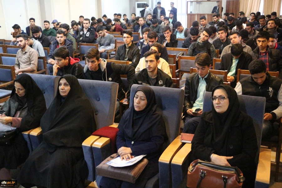 رویکرد بنیاد نخبگان استان، شناسایی و پرورش استعدادهای بالقوه دانشجومعلمان است. 5