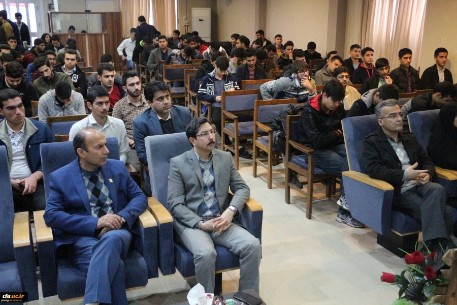 رویکرد بنیاد نخبگان استان، شناسایی و پرورش استعدادهای بالقوه دانشجومعلمان است. 6