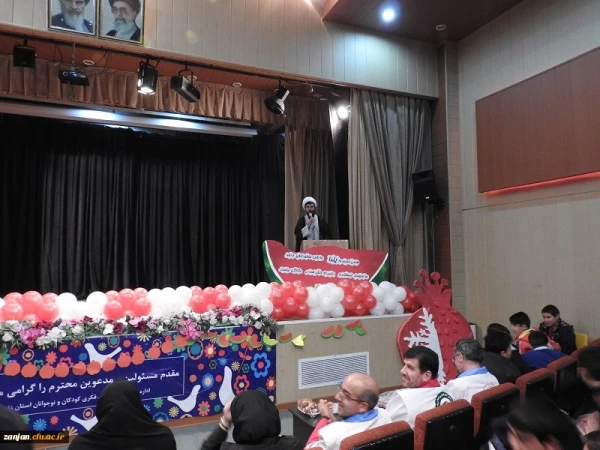 برگزاری مراسم یلدای فرشته ها، عامل پویایی فضای دانشگاه و تقویت حس مسئولیت پذیری و نوع دوستی در معلمان آینده است 3