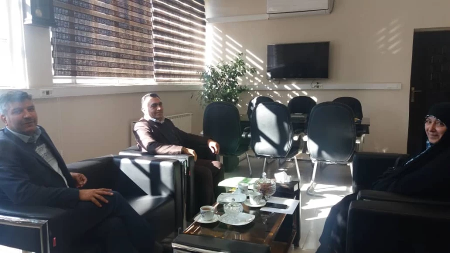 بازدید مشاور امور بانوان از مرکز آموزش عالی شهید رجایی اصفهان