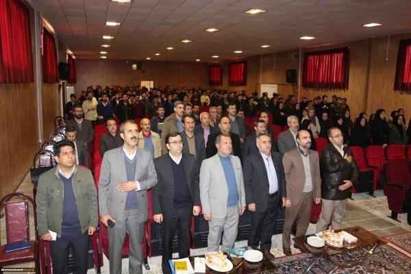 مدیران و معلمان راهنمای کارورزی مانند فرزندان خویش، تجاربشان را در اختیار دانشجومعلمان قرار می دهند 2