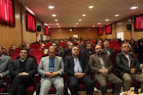 مدیران و معلمان راهنمای کارورزی مانند فرزندان خویش، تجاربشان را در اختیار دانشجومعلمان قرار می دهند 3