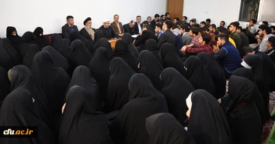 با حضور رئیس و جمعی از دانشجویان دانشگاه فرهنگیان استان اصفهان صورت گرفت:

دیدار با نماینده ولی فقیه در استان و امام جمعه اصفهان