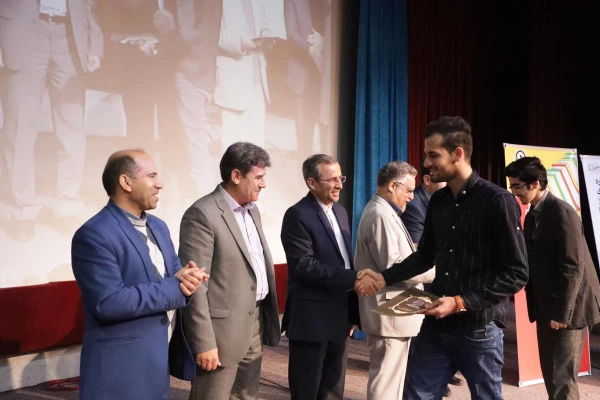 هشتمین جشنواره پژوهش 17