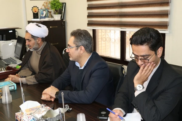 در دیدار مدیرکل امور دانشجویی دانشگاه فرهنگیان کشور با معاونت دانشجویی دانشگاه شهید باهنر کرمان طرفین بر استفاده از تجربیات یکدیگر تاکید نمودند. 4