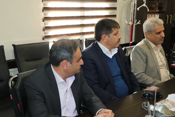 در دیدار مدیرکل امور دانشجویی دانشگاه فرهنگیان کشور با معاونت دانشجویی دانشگاه شهید باهنر کرمان طرفین بر استفاده از تجربیات یکدیگر تاکید نمودند. 5