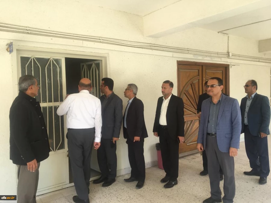 بازدیـد رئیس و اعضـای مجمـع خیریـن مـدرسه سـاز استان هرمزگـان از پردیس فاطمـه الزهرا(س) بندرعباس 3