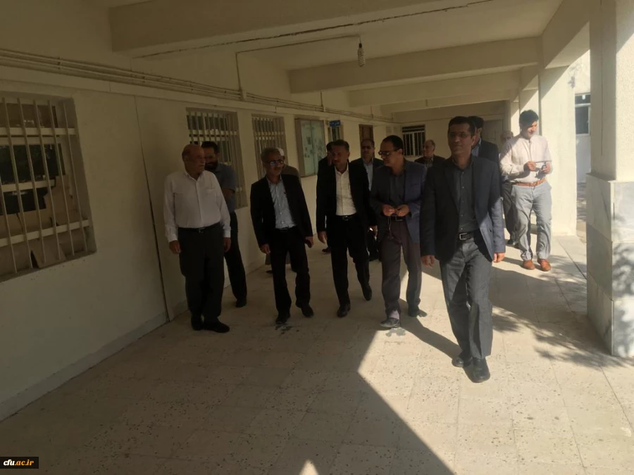 بازدیـد رئیس و اعضـای مجمـع خیریـن مـدرسه سـاز استان هرمزگـان از پردیس فاطمـه الزهرا(س) بندرعباس 4