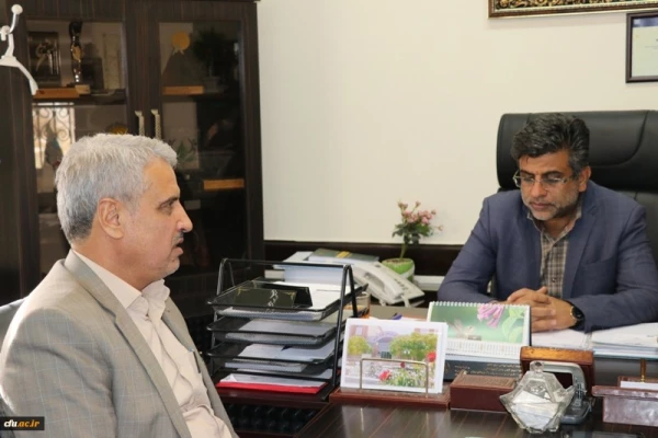 در دیدار مدیرکل امور دانشجویی دانشگاه فرهنگیان کشور با معاونت دانشجویی دانشگاه شهید باهنر کرمان طرفین بر استفاده از تجربیات یکدیگر تاکید نمودند 2