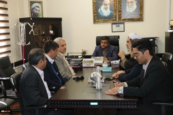 در دیدار مدیرکل امور دانشجویی دانشگاه فرهنگیان کشور با معاونت دانشجویی دانشگاه شهید باهنر کرمان طرفین بر استفاده از تجربیات یکدیگر تاکید نمودند 5