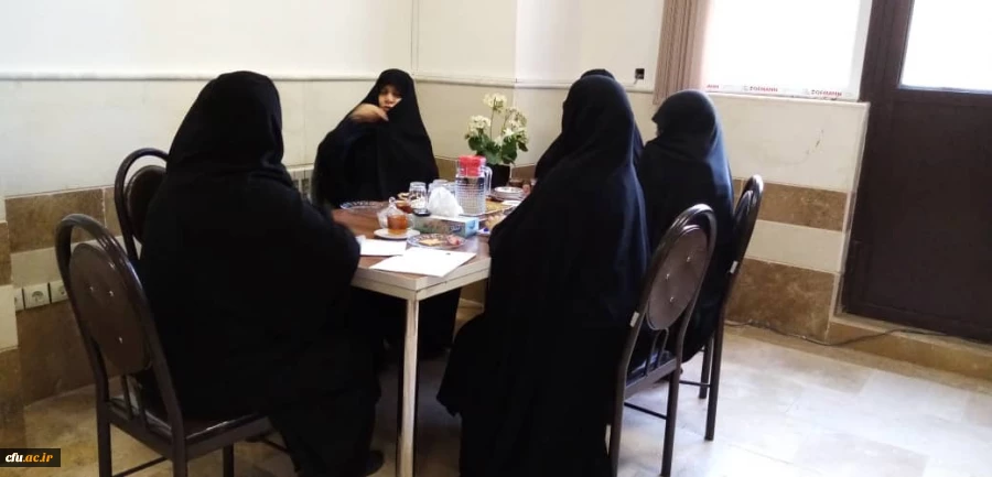 جلسه هماهنگی وبرنامه ریزی  بسیج اساتید پردیس حضرت معصومه سلام الله علیها با مسۍولین مدرسه علمیه حضرت امنه سلام الله علیها 2