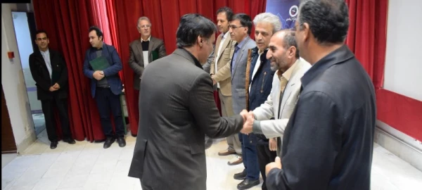 یکی از حوزه هایی که در دانشگاه به عنوان رسالت اصلی همیشه بایستی در حال فعالیت وتکاپو باشد حوزه پژوهش است 5