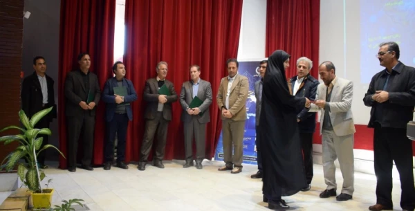 یکی از حوزه هایی که در دانشگاه به عنوان رسالت اصلی همیشه بایستی در حال فعالیت وتکاپو باشد حوزه پژوهش است 6