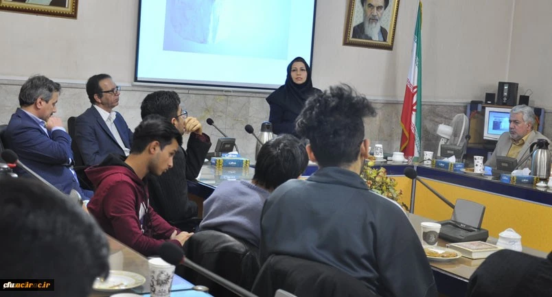 نشست علمی «من چه کسی هستم و چه کسی باید باشم» در پردیس شهید بهشتی مشهد برگزار شد.