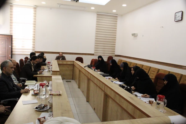 قم می بایست از نظر محتوای فرهنگی کل کشور را تغذیه نماید. 3