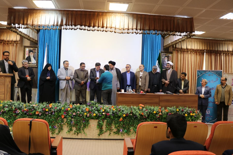 در کنار حافظان قرآنی ما نیاز به محافظان قرآنی نیز داریم 10