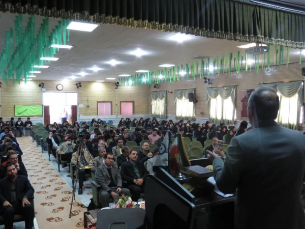 مراسم گرامیداشت هفته ی پژوهش برگزار شد. 5