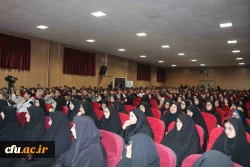 رییس ستاد اقامه نماز در دیدار با دانشجویان دانشگاه فرهنگیان خراسان شمالی گفت:

معلمان باید هنر خنداندن داشته باشند. 2