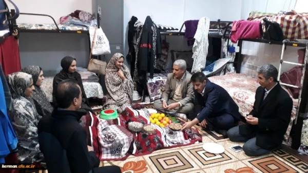 مدیر کل امور دانشجویی دانشگاه فرهنگیان کشور، شب یلدا را همراه دانشجو معلمان دانشگاه فرهنگیان کرمان جشن گرفت. 3