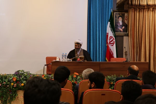 معرفی و تجلیل از برگزیدگان جشنواره ملی قرآن و عترت طرح سراج و طرح 555 و نشست هم اندیشی فعالان قرآنی 4