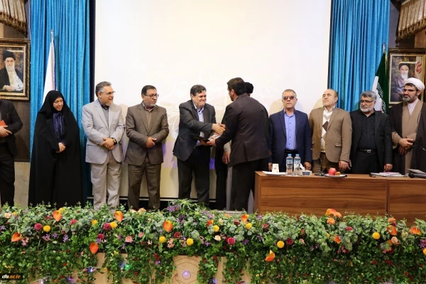 در کنار حافظان قرآنی ما نیاز به محافظان قرآنی نیز داریم 8