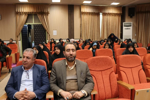 تربیت معلم به نامش نیست بلکه به محتوا و روش های مناسب آن است 4