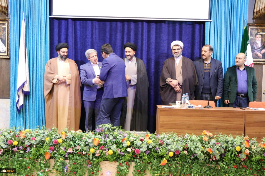 تربیت معلم به نامش نیست بلکه به محتوا و روش های مناسب آن است 7